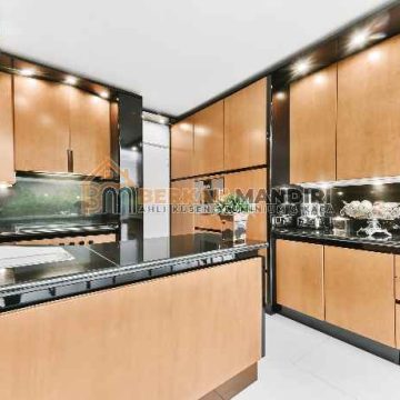 Kitchen set Aluminium Bekasi finishing HPL motif kayu jati terbaru 2026
